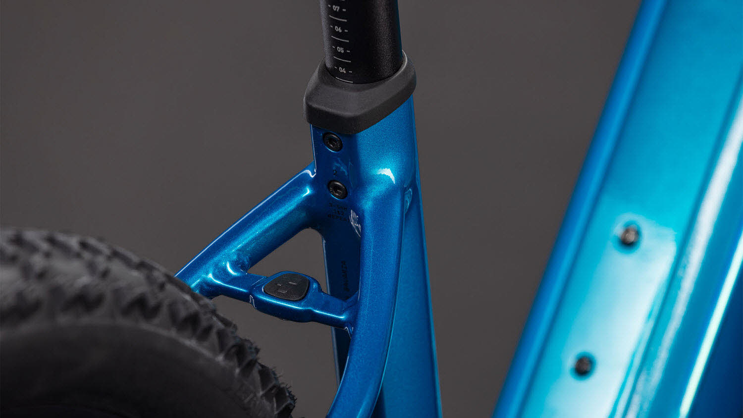 CUBE Reaction Hybrid Performance 600