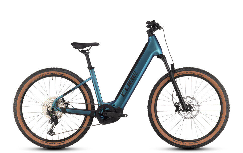 CUBE Reaction Hybrid Race 750