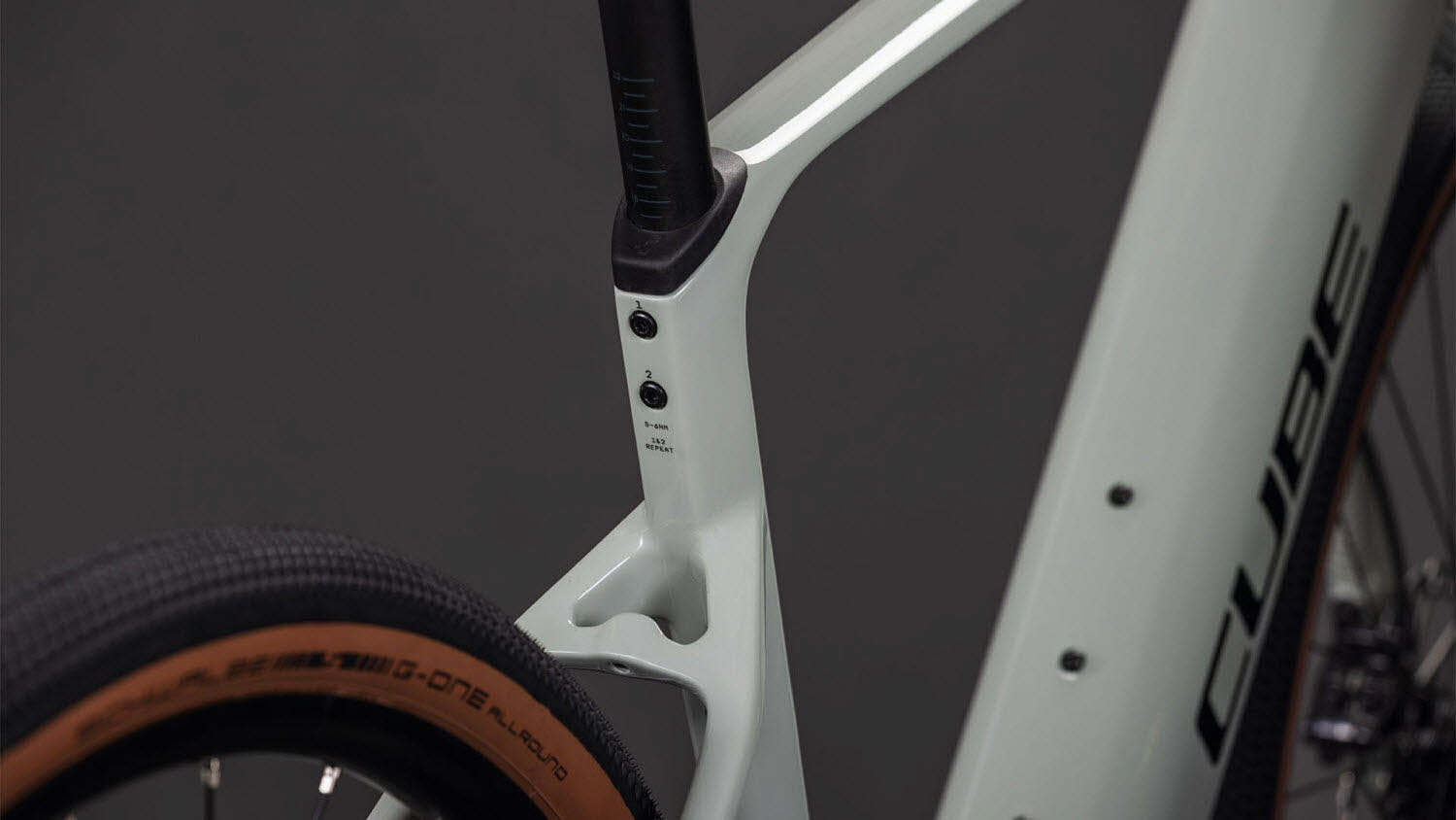 CUBE Nuroad Hybrid C:62 Race 400X