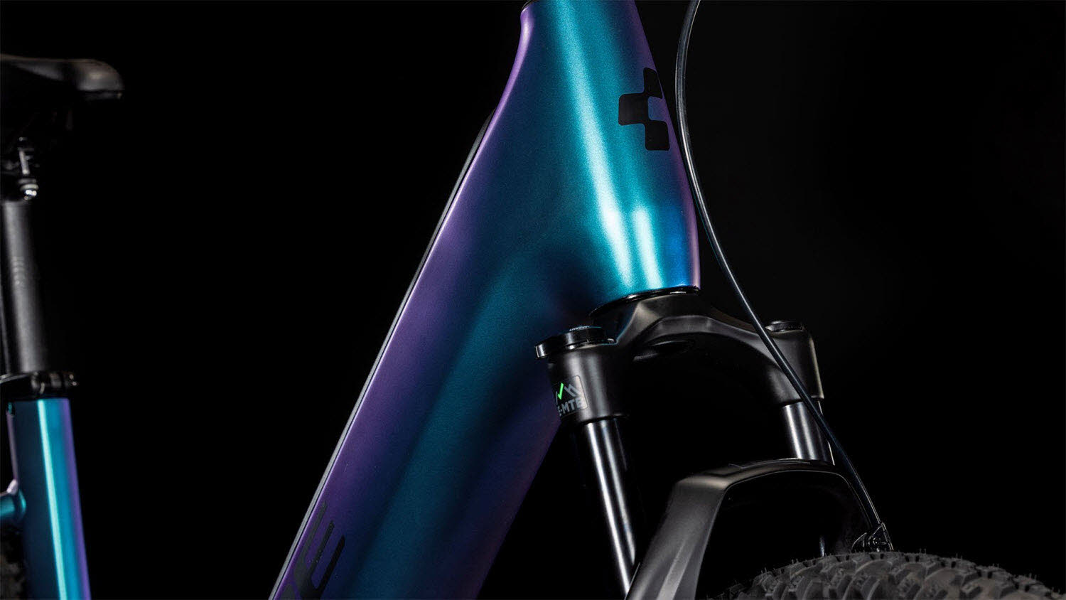 CUBE Reaction Hybrid Race 750