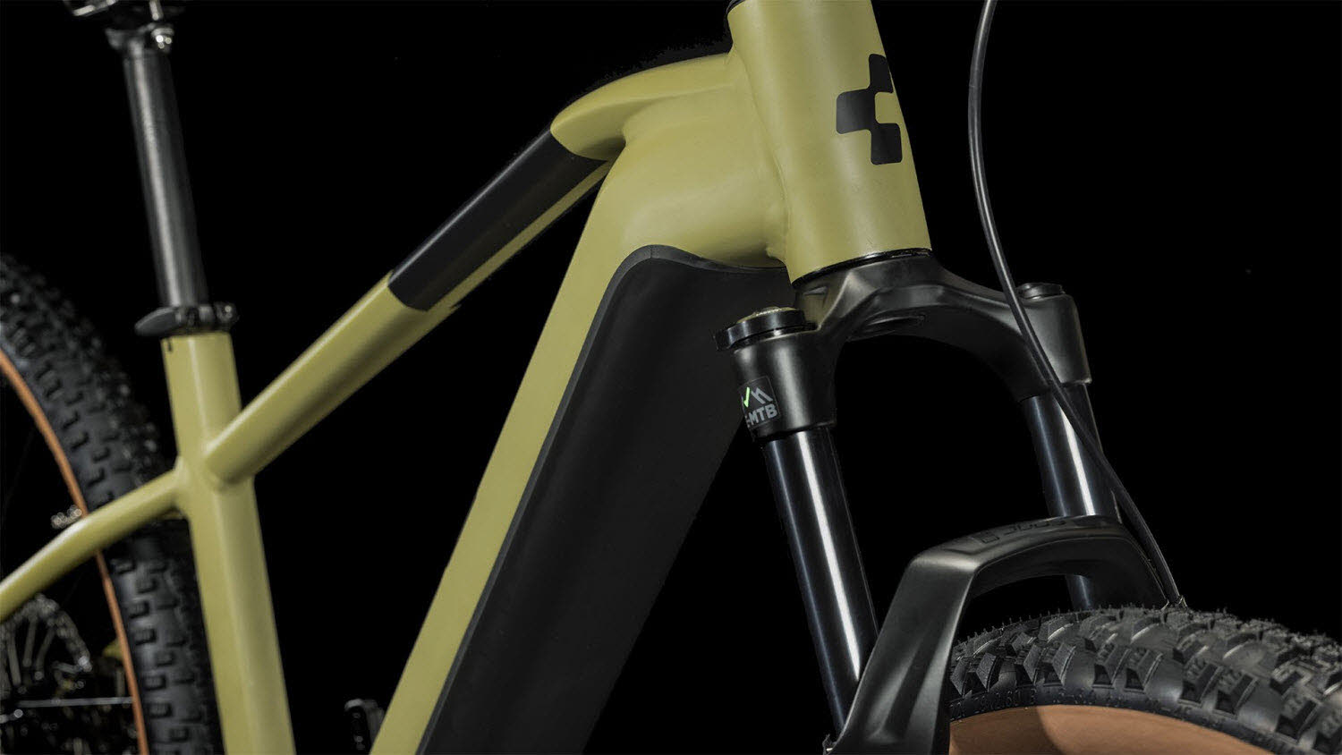 CUBE Reaction Hybrid Race 750
