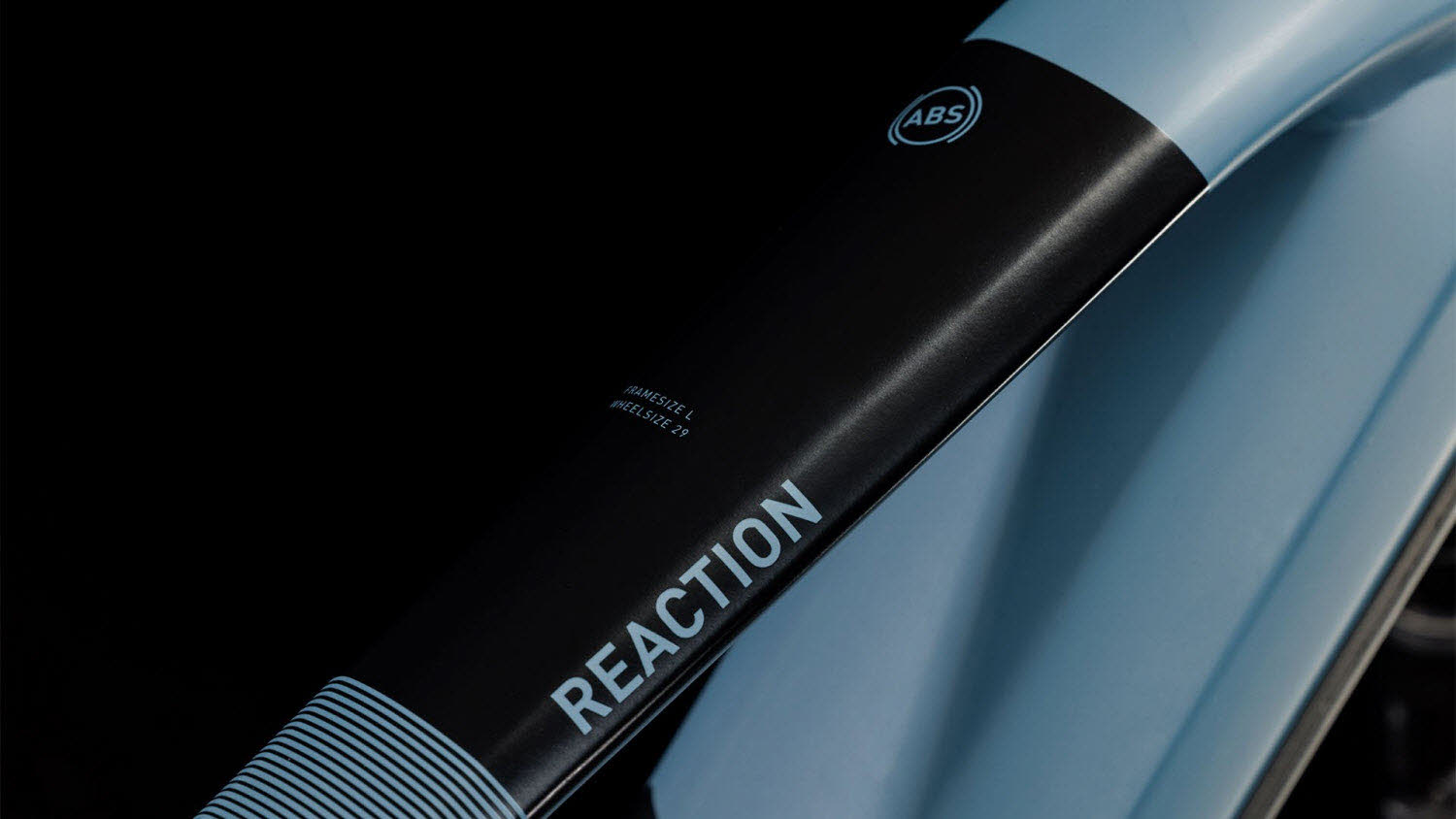 CUBE Reaction Hybrid ABS 750