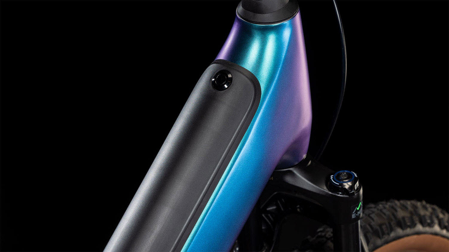 CUBE Reaction Hybrid Race 750
