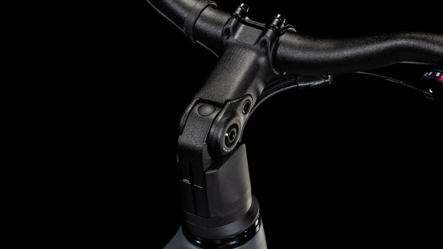 CUBE Kathmandu Hybrid ONE 800