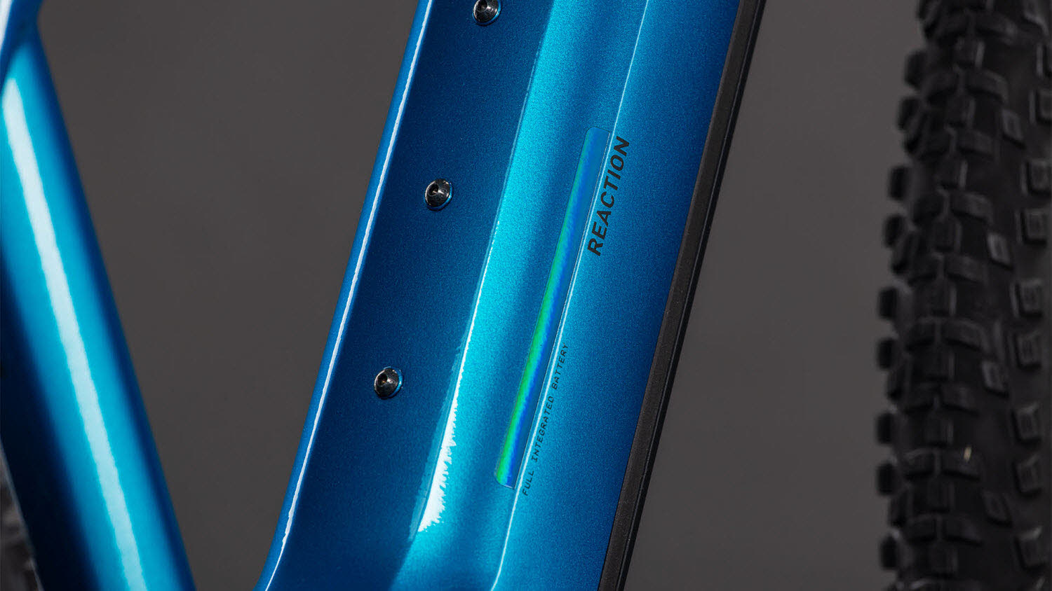 CUBE Reaction Hybrid Performance 600